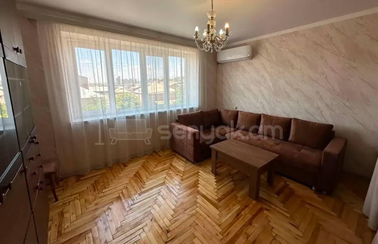 2 Սենյականոց Բնակարան Քարե Շենքում, 52քմ, 3/7 հարկ, Նորմալ Վիճակում, Կահավորված