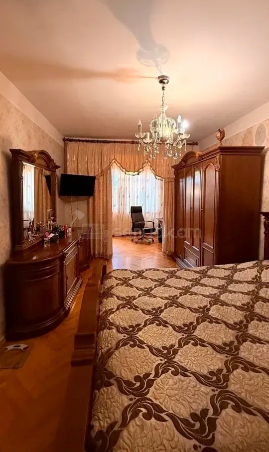 3 Սենյականոց Բնակարան Քարե Շենքում, 107քմ, 2/5 հարկ, Կապիտալ Վերանորոգված