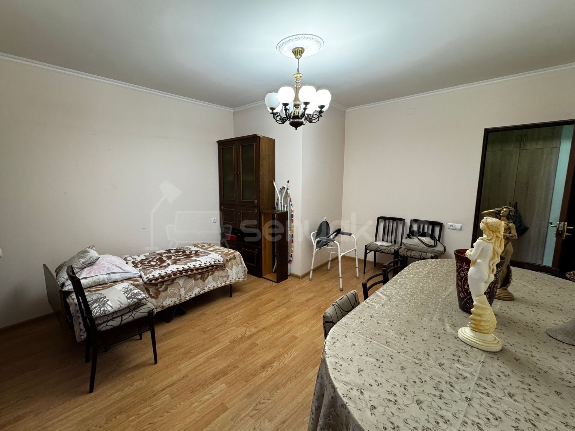 4 Սենյականոց Բնակարան, 114քմ, 10/10 հարկ, Կոսմետիկ Վերանորոգված