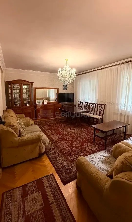 3 Սենյականոց Բնակարան Քարե Շենքում, 107քմ, 2/5 հարկ, Նորմալ Վիճակում