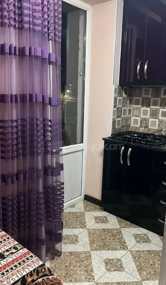 1 Սենյականոց Բնակարան Քարե Շենքում, 34քմ, 3/4 հարկ, Կապիտալ Վերանորոգված, Կահավորված