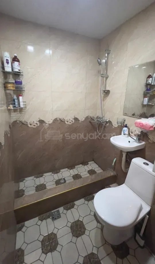 1 Սենյականոց Բնակարան Քարե Շենքում, 34քմ, 3/4 հարկ, Կապիտալ Վերանորոգված, Կահավորված