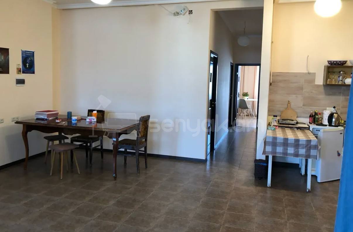 3 Սենյականոց Բնակարան Քարե Շենքում, 128քմ, 6/6 հարկ, Կապիտալ Վերանորոգված