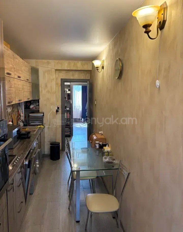 3 Սենյականոց Բնակարան, 78քմ, 5/9 հարկ, Կապիտալ Վերանորոգված