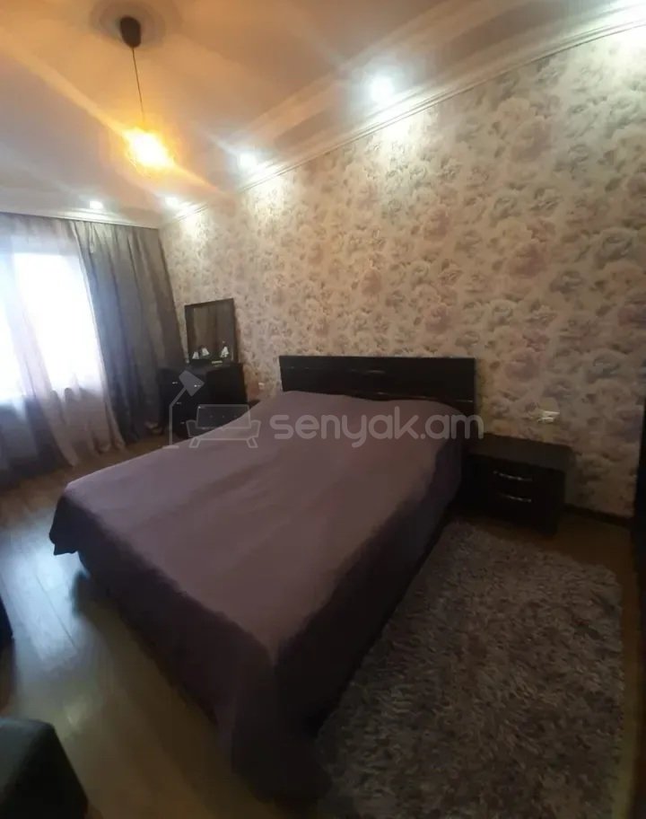 3 Սենյականոց Բնակարան Քարե Շենքում, 70քմ, 4/4 հարկ, Կապիտալ Վերանորոգված, Կահավորված