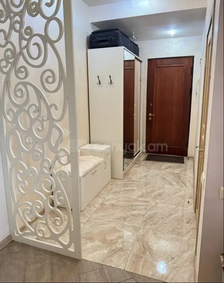 2 Սենյականոց Բնակարան Քարե Շենքում, 67քմ, 7/15 հարկ, Կապիտալ Վերանորոգված, Կահավորված