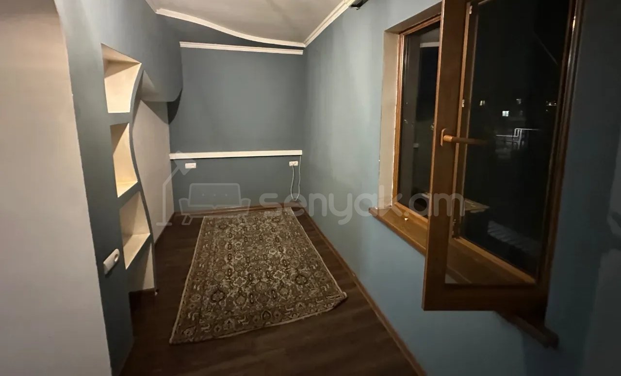 3 Սենյականոց Բնակարան Քարե Շենքում, 78քմ, 3/5 հարկ, Կապիտալ Վերանորոգված, Կահավորված