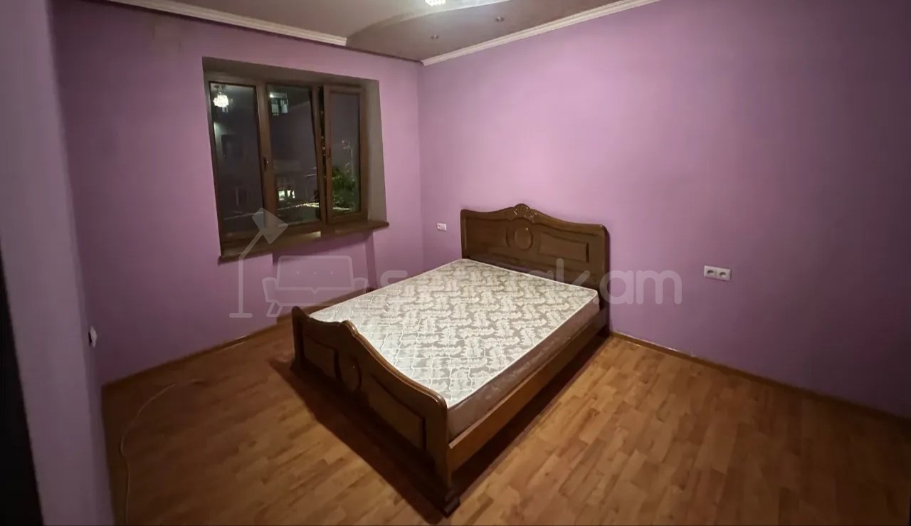3 Սենյականոց Բնակարան Քարե Շենքում, 78քմ, 3/5 հարկ, Կապիտալ Վերանորոգված, Կահավորված