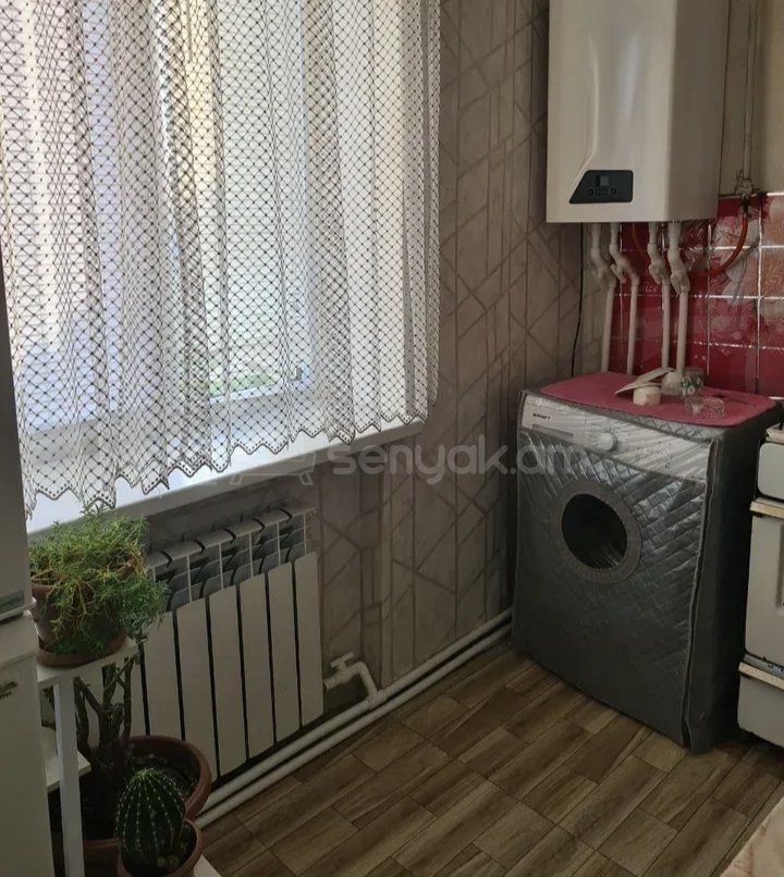 3 Սենյականոց Բնակարան Քարե Շենքում, 78քմ, 3/5 հարկ, Կապիտալ Վերանորոգված, Կահավորված