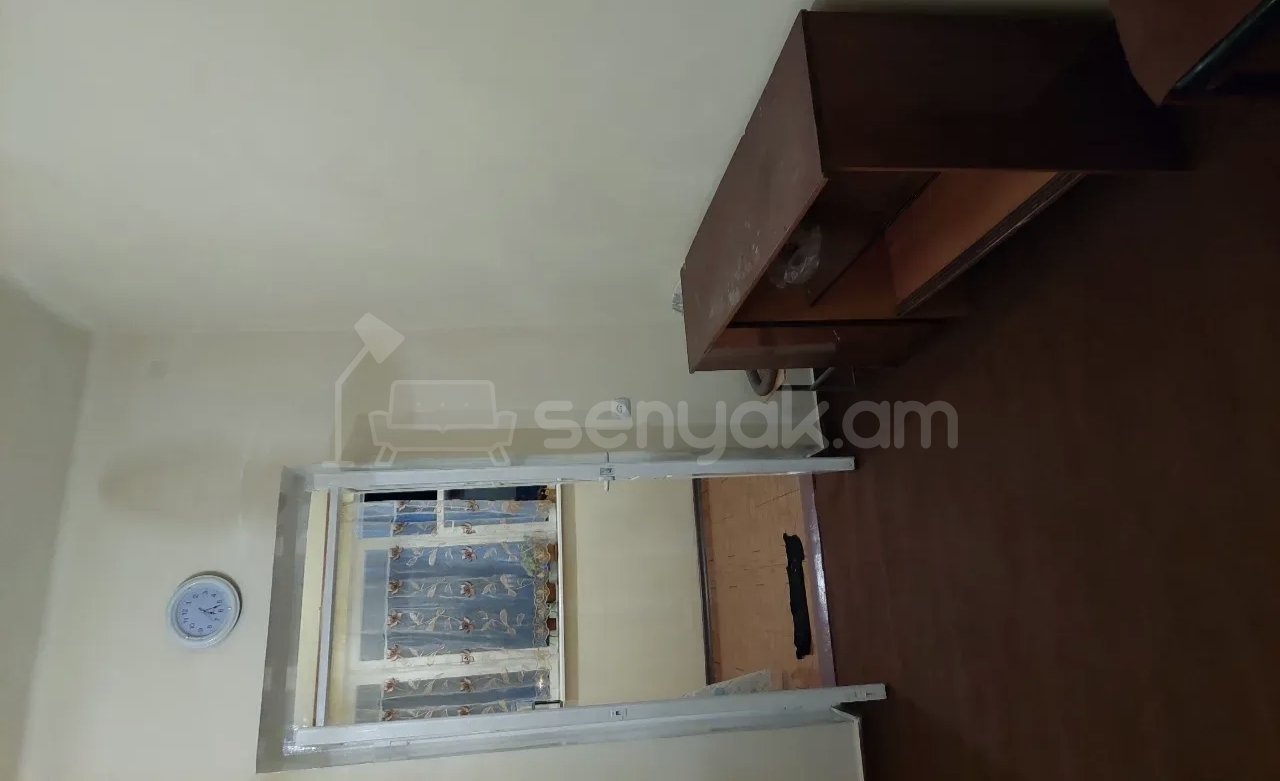 2 Սենյականոց Բնակարան Քարե Շենքում, 52քմ, 2/5 հարկ, Նորմալ Վիճակում, Կահավորված, Արևկող