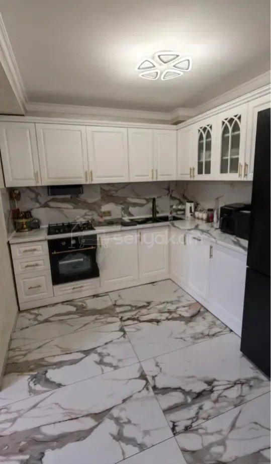 3 Սենյականոց Բնակարան Քարե Շենքում, 70քմ, 3/10 հարկ, Կապիտալ Վերանորոգված, Կահավորված
