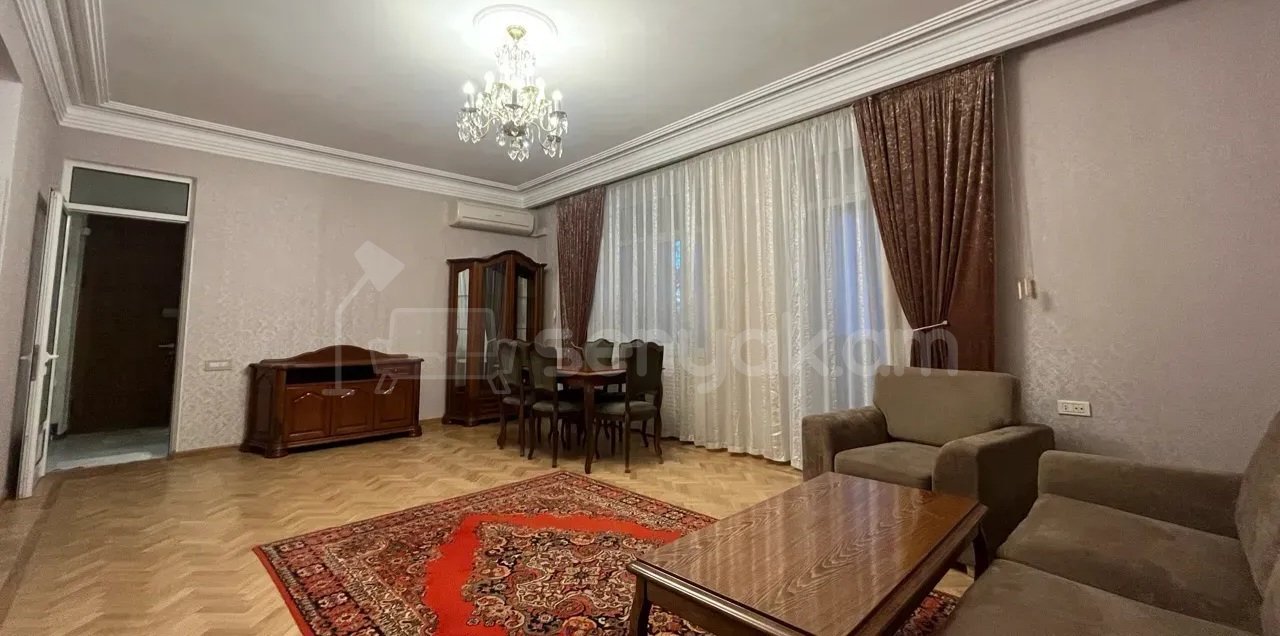 3 Սենյականոց Բնակարան Քարե Շենքում, 82քմ, 2/4 հարկ, Կապիտալ Վերանորոգված, Կահավորված