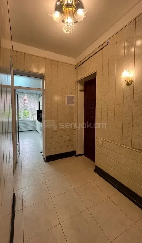 3 Սենյականոց Բնակարան Քարե Շենքում, 82քմ, 2/4 հարկ, Կապիտալ Վերանորոգված, Կահավորված