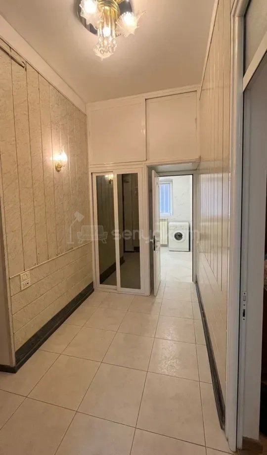 3 Սենյականոց Բնակարան Քարե Շենքում, 82քմ, 2/4 հարկ, Կապիտալ Վերանորոգված, Կահավորված
