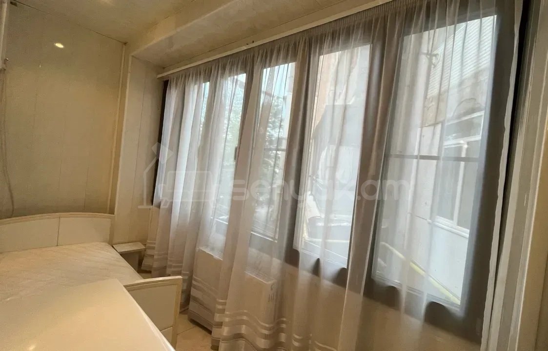 3 Սենյականոց Բնակարան Քարե Շենքում, 82քմ, 2/4 հարկ, Կապիտալ Վերանորոգված, Կահավորված