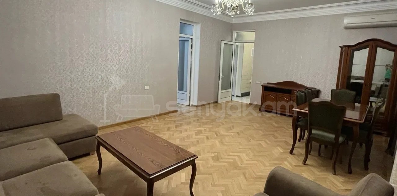 3 Սենյականոց Բնակարան Քարե Շենքում, 82քմ, 2/4 հարկ, Կապիտալ Վերանորոգված, Կահավորված