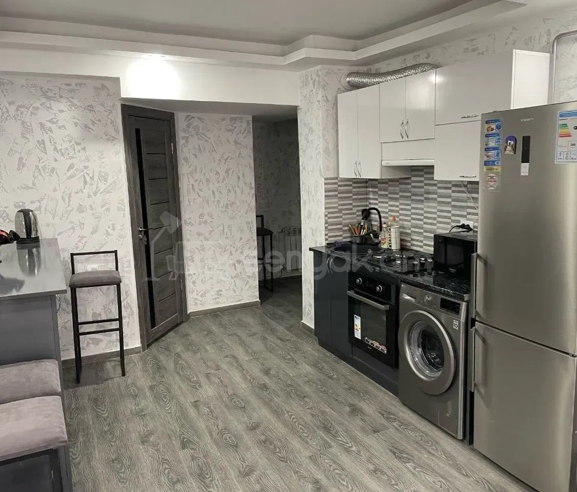 3 Սենյականոց Բնակարան Քարե Շենքում, 50քմ, 4/9 հարկ, Կապիտալ Վերանորոգված, Կահավորված
