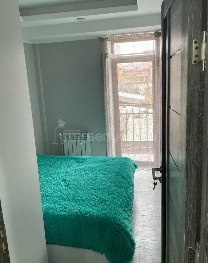 3 Սենյականոց Բնակարան Քարե Շենքում, 50քմ, 4/9 հարկ, Կապիտալ Վերանորոգված, Կահավորված