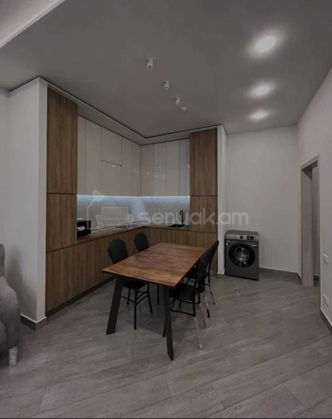 2 Սենյականոց Բնակարան Նորակառույցում, 67քմ, 2/3 հարկ, Դիզայներական Վերանորոգված, Կահավորված, Արևկող