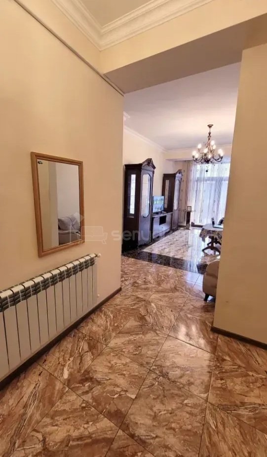 3 Սենյականոց Բնակարան Քարե Շենքում, 85քմ, 2/5 հարկ, Կապիտալ Վերանորոգված, Կահավորված