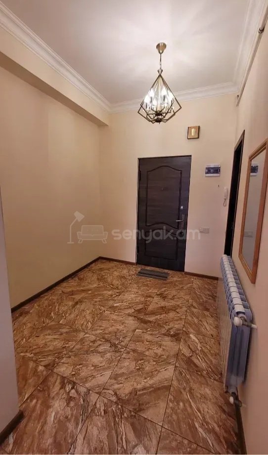3 Սենյականոց Բնակարան Քարե Շենքում, 85քմ, 2/5 հարկ, Կապիտալ Վերանորոգված, Կահավորված