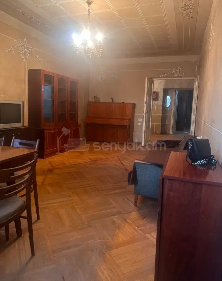 3 Սենյականոց Բնակարան Քարե Շենքում, 80քմ, 1/5 հարկ, Նորմալ Վիճակում, Կահավորված