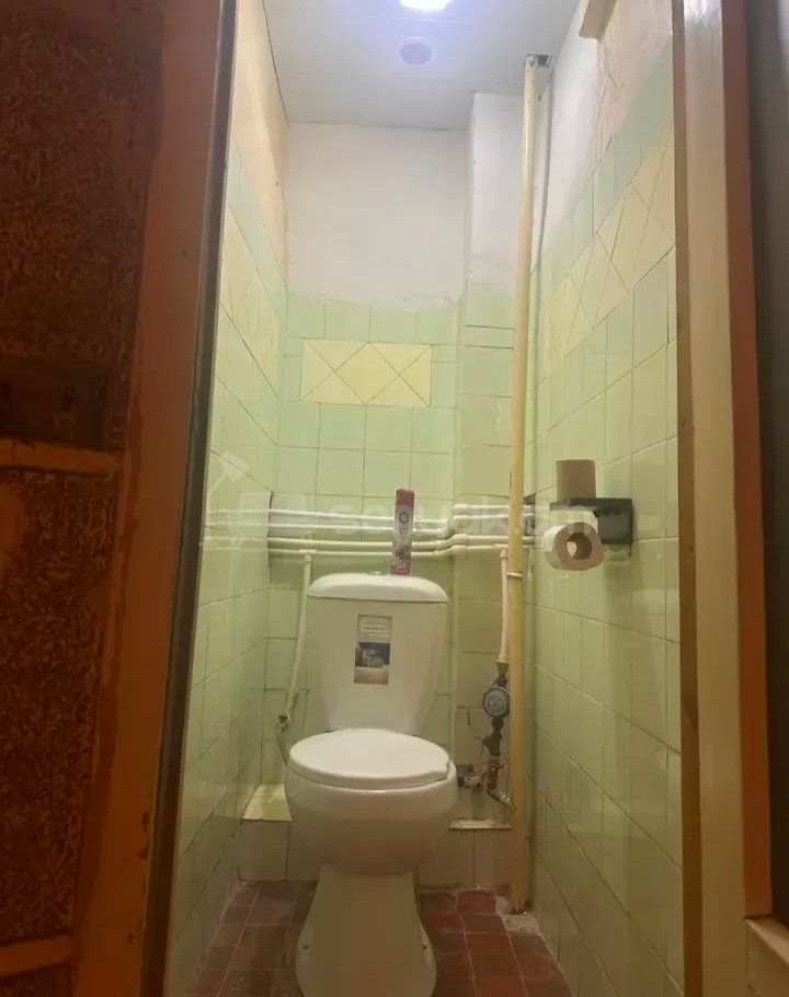 3 Սենյականոց Բնակարան Քարե Շենքում, 80քմ, 1/5 հարկ, Նորմալ Վիճակում, Կահավորված