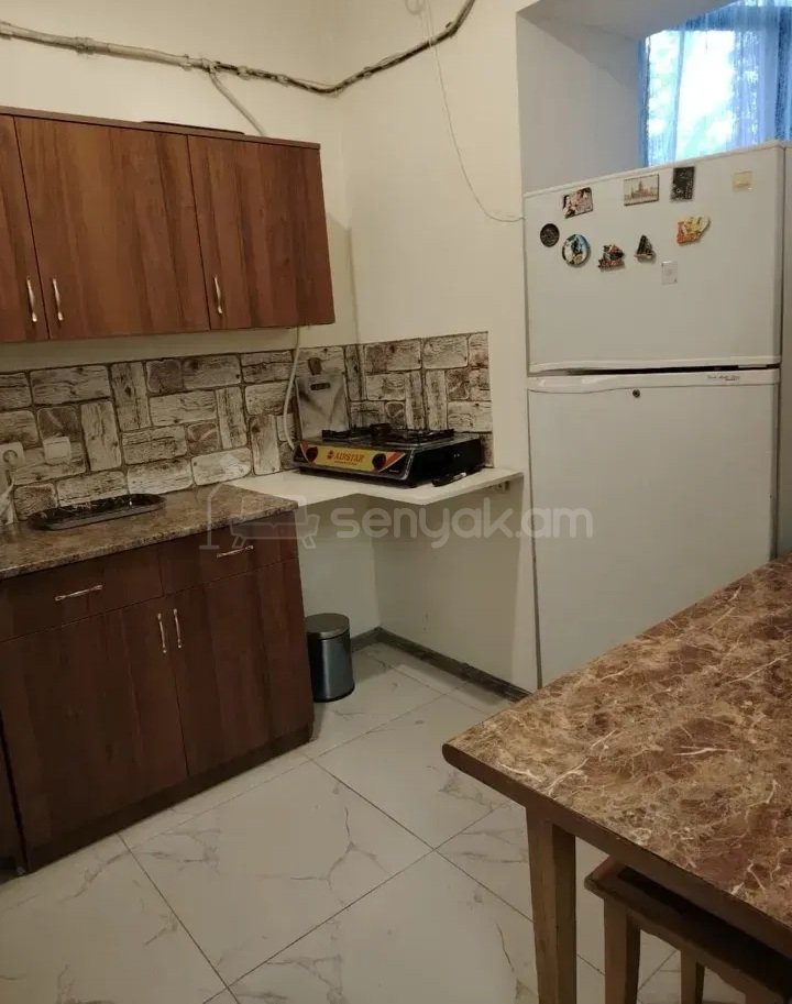 1 Սենյականոց Բնակարան Քարե Շենքում, 45քմ, 2/5 հարկ, Կապիտալ Վերանորոգված, Կահավորված