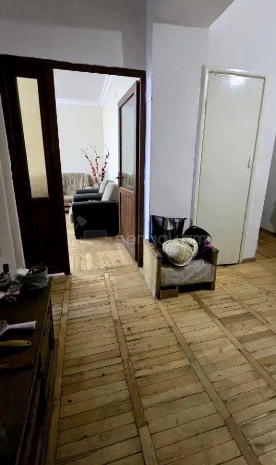 3 Սենյականոց Բնակարան Քարե Շենքում, 77քմ, 3/5 հարկ, Կոսմետիկ Վերանորոգված
