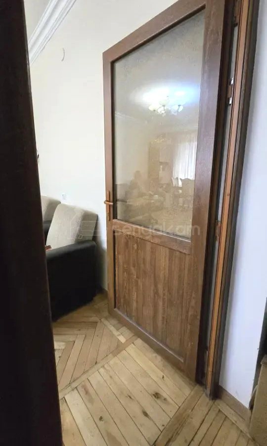 3 Սենյականոց Բնակարան Քարե Շենքում, 77քմ, 3/5 հարկ, Կոսմետիկ Վերանորոգված