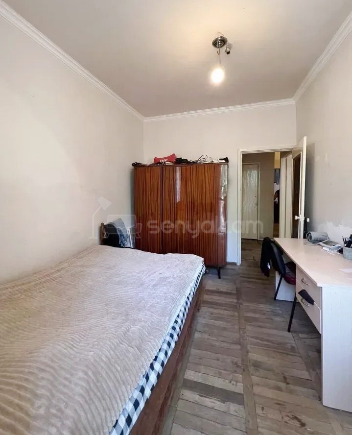 3 Սենյականոց Բնակարան Քարե Շենքում, 75քմ, 1/5 հարկ, Կոսմետիկ Վերանորոգված