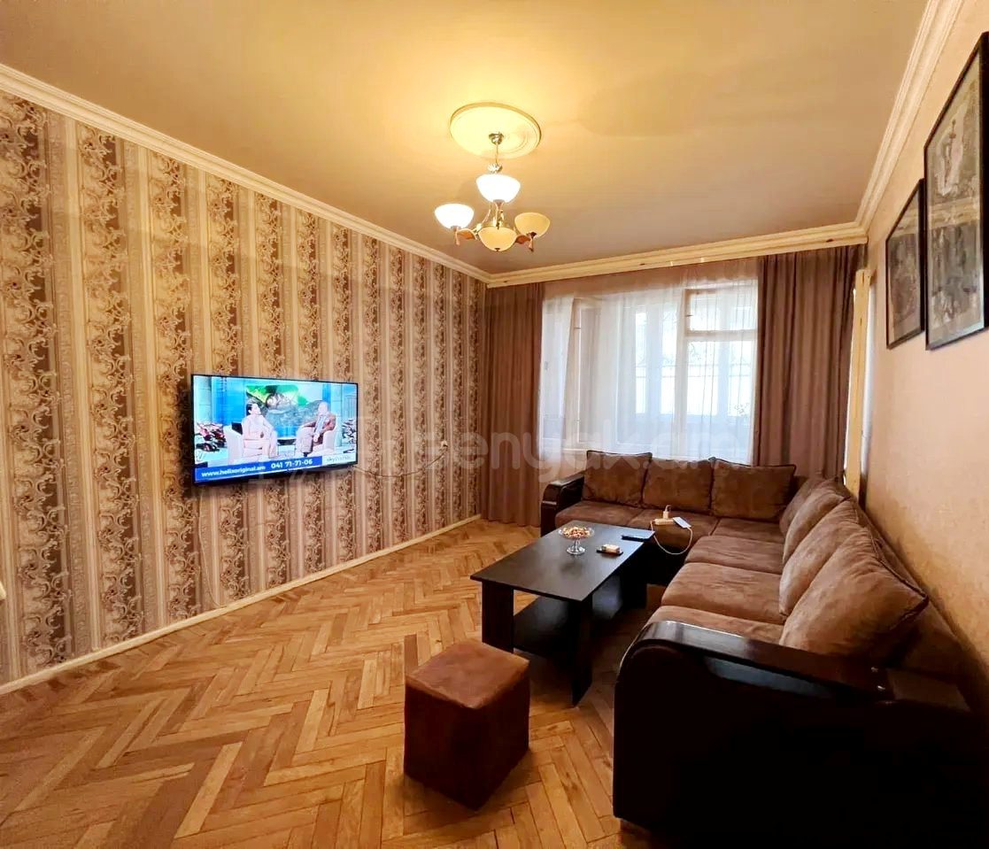 3 Սենյականոց Բնակարան Քարե Շենքում, 75քմ, 1/5 հարկ, Կոսմետիկ Վերանորոգված