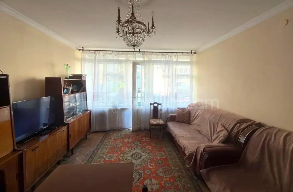 2 Սենյականոց Բնակարան Քարե Շենքում, 73քմ, 5/7 հարկ, Կոսմետիկ Վերանորոգված