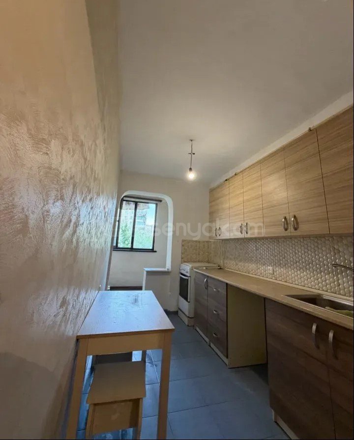 1 Սենյականոց Բնակարան, 58քմ, 3/9 հարկ, Նորմալ Վիճակում