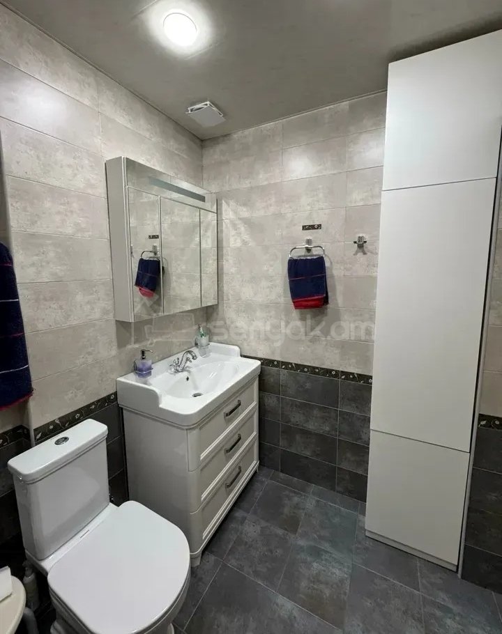 3 Սենյականոց Բնակարան Նորակառույցում, 82քմ, 6/11 հարկ, Պետական Վիճակում