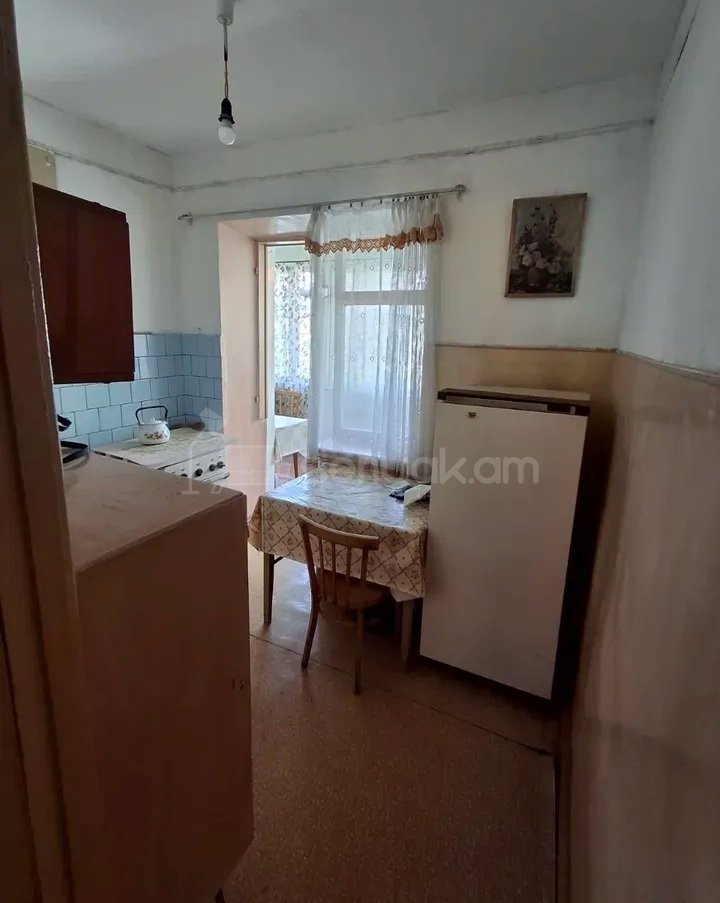 2 Սենյականոց Բնակարան Քարե Շենքում, 60քմ, 4/6 հարկ, Պետական Վիճակում