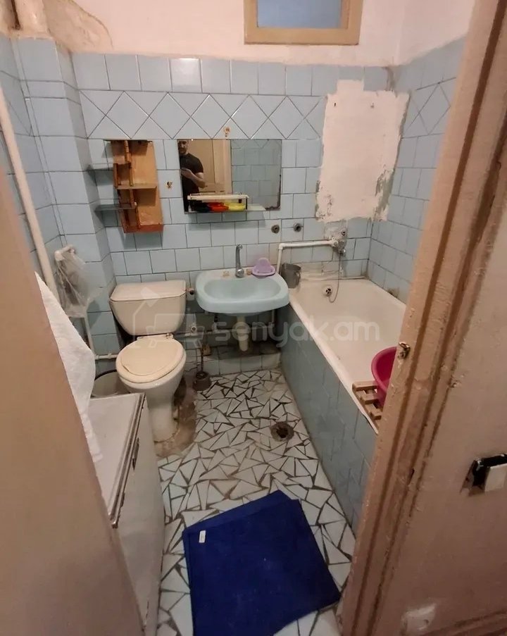 2 Սենյականոց Բնակարան Քարե Շենքում, 60քմ, 4/6 հարկ, Պետական Վիճակում