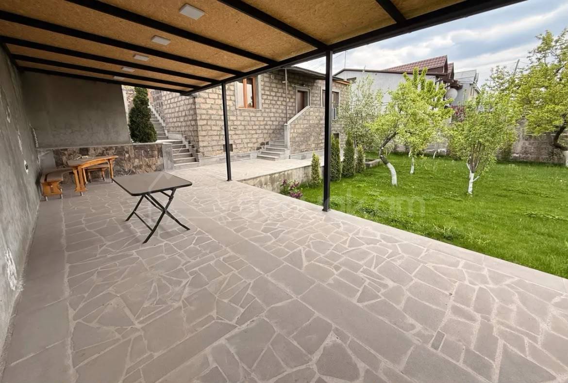 2 Սենյականոց Սեփական Տուն, 70քմ, Կապիտալ Վերանորոգված, Կահավորված, Ավտոտնակով