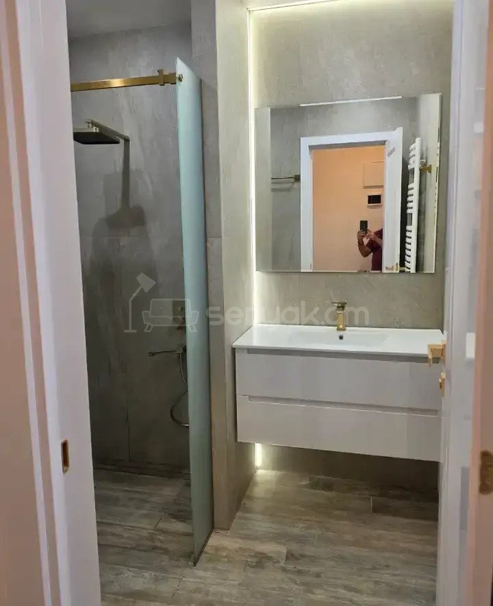 2 Սենյականոց Բնակարան Նորակառույցում, 60քմ, 10/18 հարկ, Դիզայներական Վերանորոգված, Կահավորված