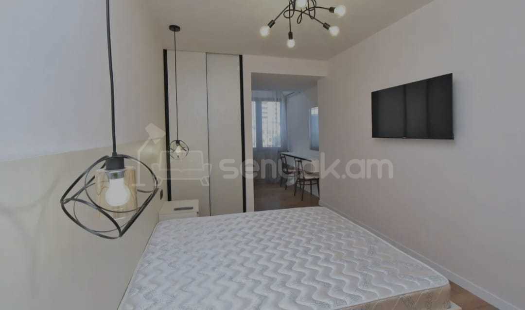 3 Սենյականոց Բնակարան Քարե Շենքում, 88քմ, 3/9 հարկ, Դիզայներական Վերանորոգված, Կահավորված