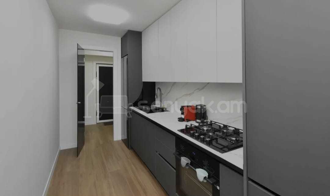 3 Սենյականոց Բնակարան Քարե Շենքում, 88քմ, 3/9 հարկ, Դիզայներական Վերանորոգված, Կահավորված