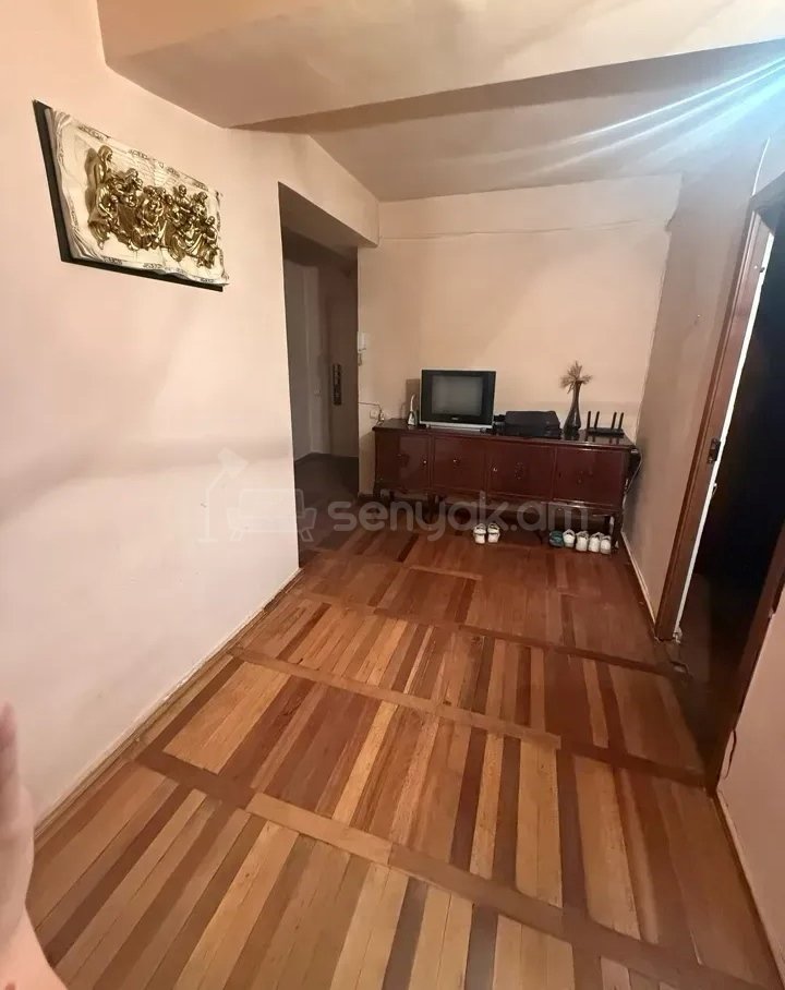 3 Սենյականոց Բնակարան, 84քմ, 11/14 հարկ, Պետական Վիճակում