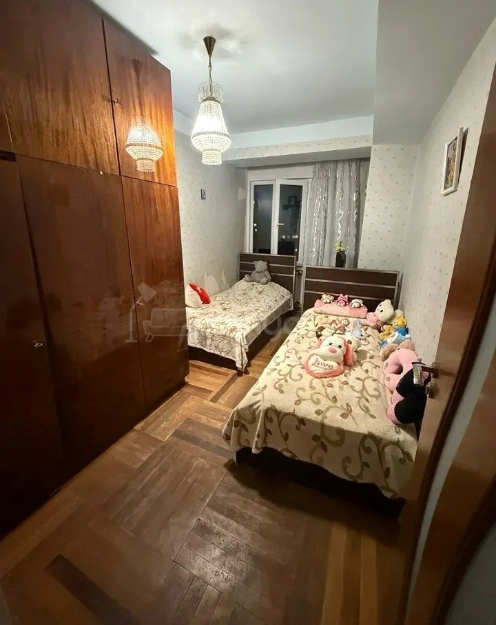 3 Սենյականոց Բնակարան, 84քմ, 11/14 հարկ, Պետական Վիճակում