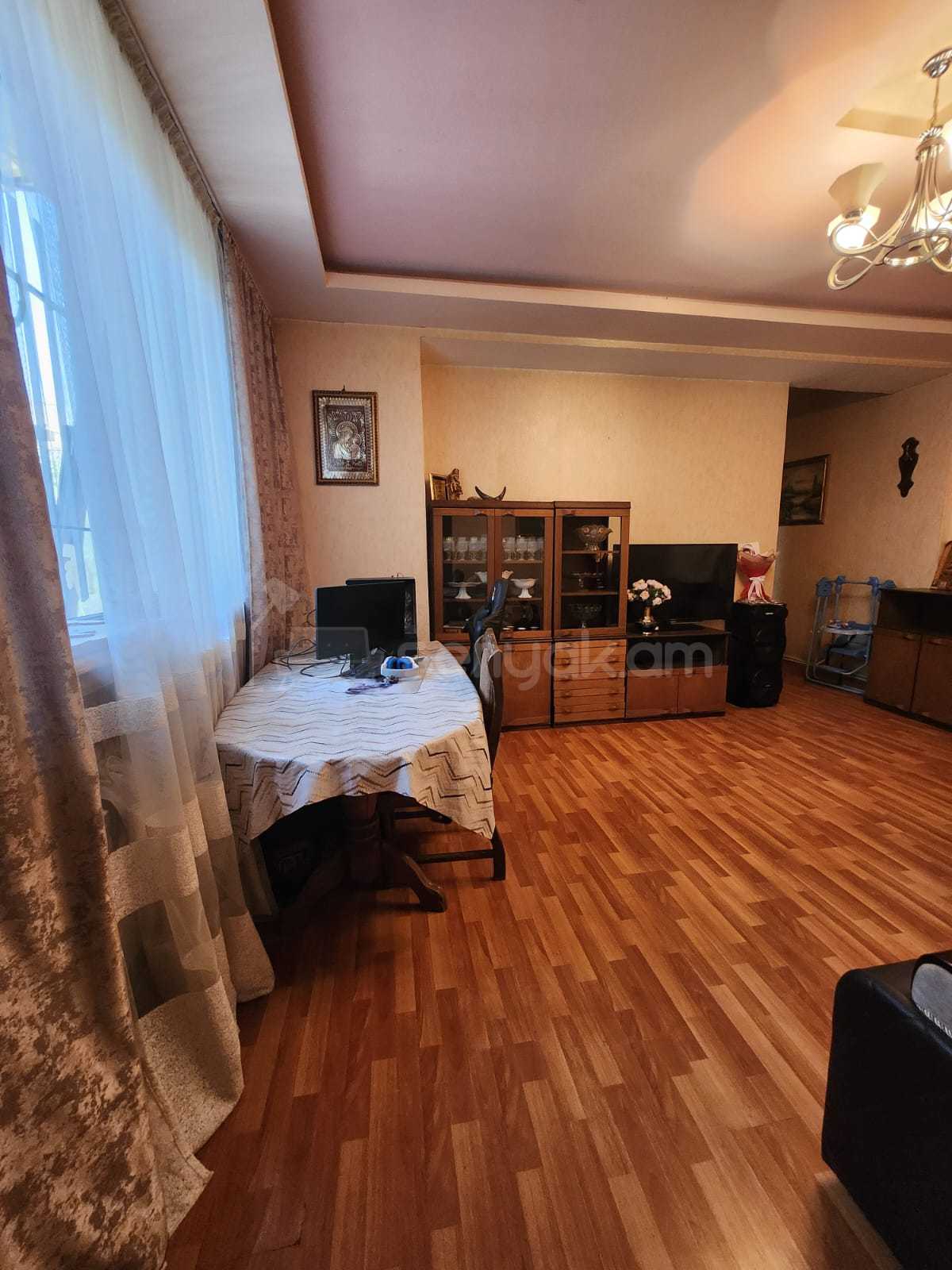 4 Սենյականոց Սեփական Տուն, 120քմ, Նորմալ Վիճակում