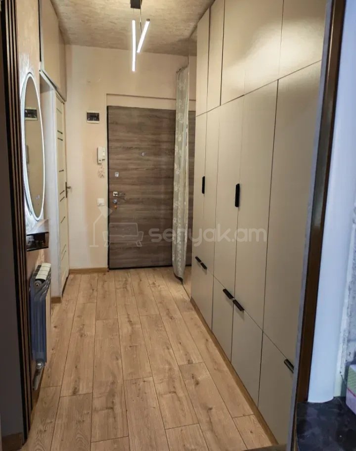 2 Սենյականոց Բնակարան Քարե Շենքում, 54քմ, 6/9 հարկ, Կապիտալ Վերանորոգված, Կահավորված