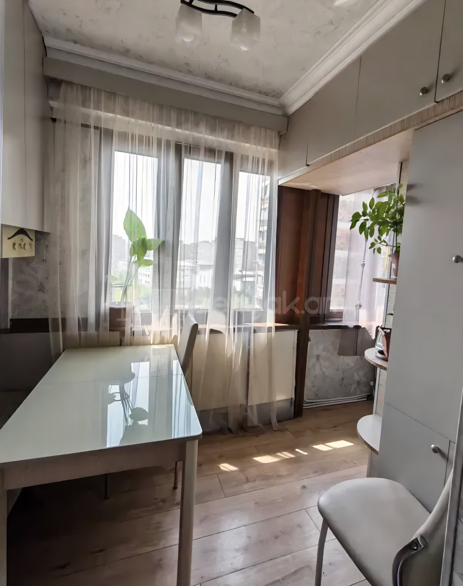 2 Սենյականոց Բնակարան Քարե Շենքում, 54քմ, 6/9 հարկ, Կապիտալ Վերանորոգված, Կահավորված
