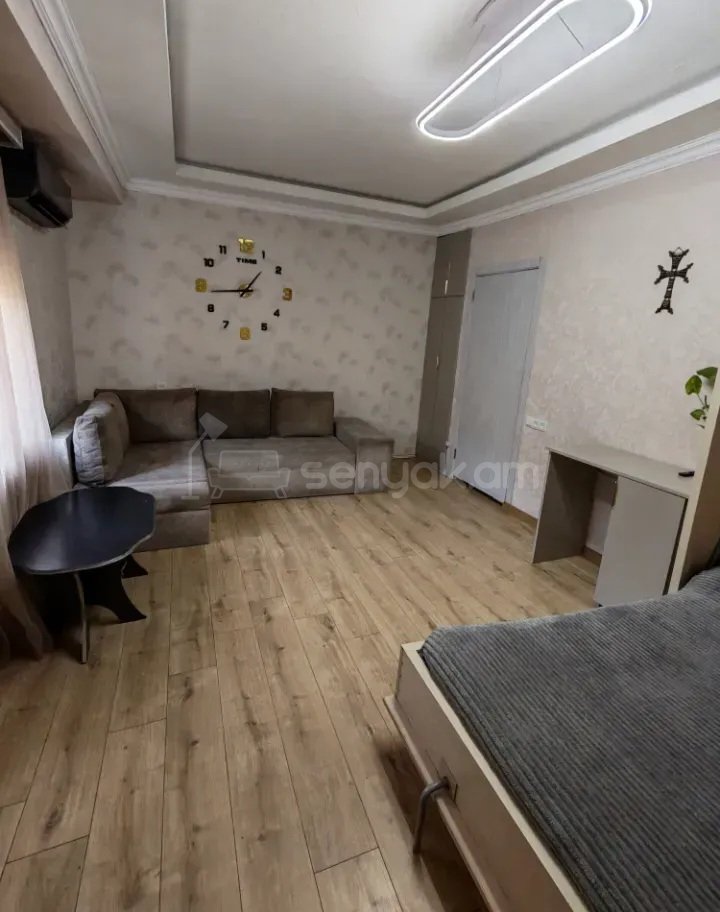 2 Սենյականոց Բնակարան Քարե Շենքում, 54քմ, 6/9 հարկ, Կապիտալ Վերանորոգված, Կահավորված