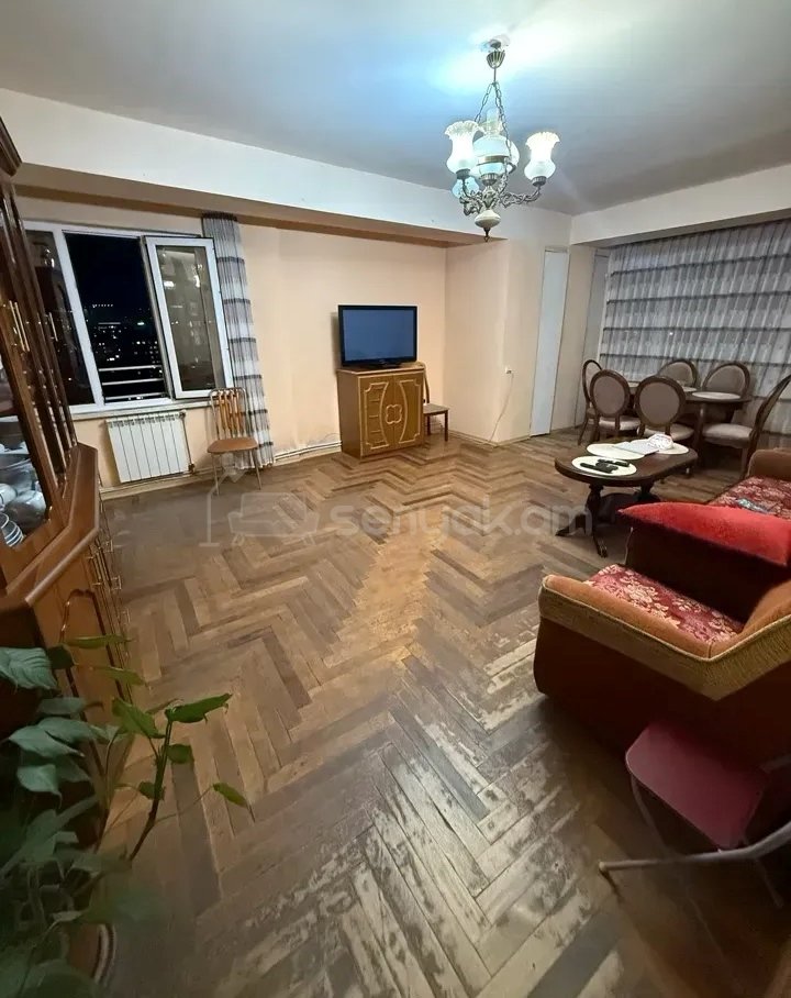 3 Սենյականոց Բնակարան, 84քմ, 11/14 հարկ, Պետական Վիճակում