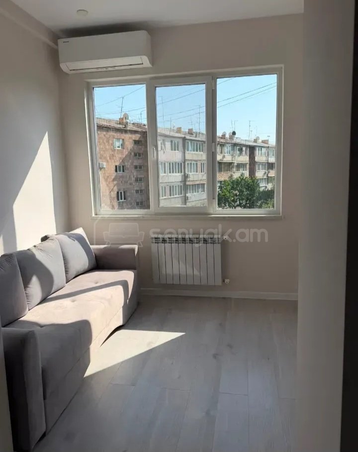 3 Սենյականոց Բնակարան Քարե Շենքում, 80քմ, 4/5 հարկ, Կապիտալ Վերանորոգված, Կահավորված