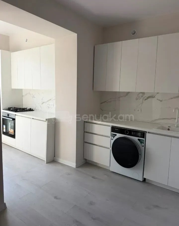 3 Սենյականոց Բնակարան Քարե Շենքում, 80քմ, 4/5 հարկ, Կապիտալ Վերանորոգված, Կահավորված